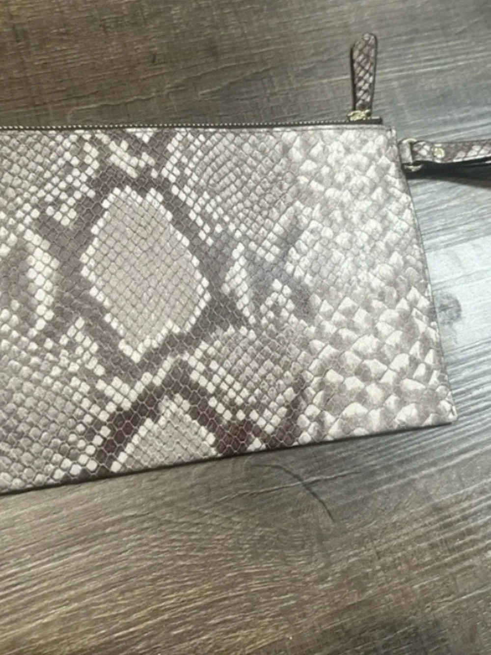 Michael Kors NWT Brown
Python Embossed Leather Zip
Clutch - Picture 2 of 4